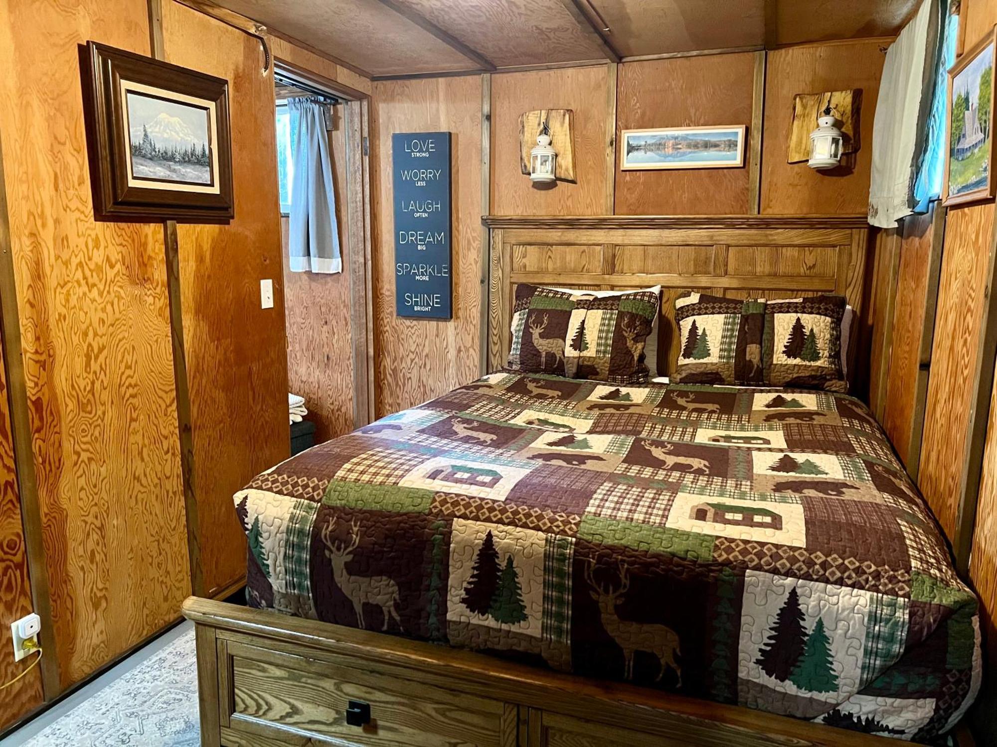 Mt Rainier Little Green Cabin On Big Creek! Ashford Esterno foto